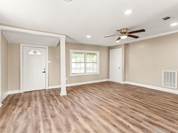 2226 Rainbow Drive, Houston TX 77023