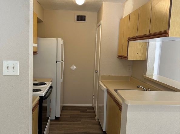 10100 S Gessner Road 212, Houston TX 77071