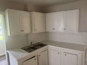 702 E Park Street, Sugar Land TX 77498