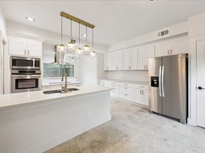 201 Vanderpool Lane 3, Houston TX 77024