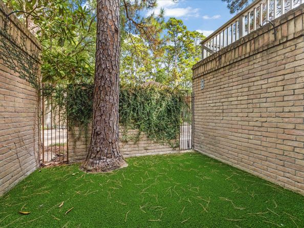201 Vanderpool Lane 3, Houston TX 77024