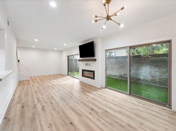 201 Vanderpool Lane 3, Houston TX 77024