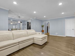 351 N Post Oak Lane 610, Houston TX 77024