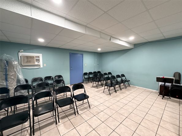 6122 Jessamine Street, Houston TX 77081