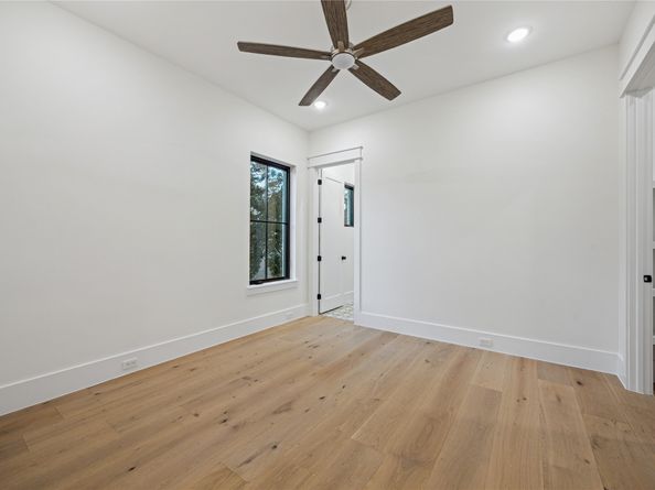 431 W 30th Street, Houston TX 77018