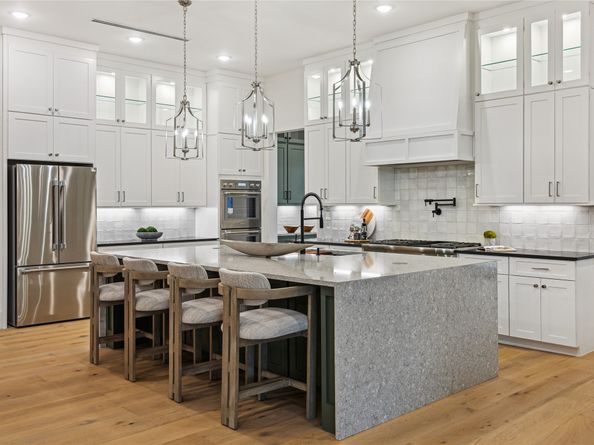 431 W 30th Street, Houston TX 77018