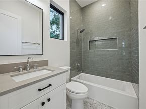 431 W 30th Street, Houston TX 77018