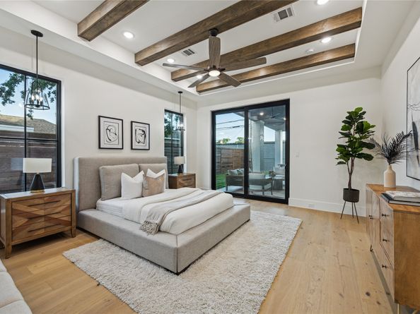 431 W 30th Street, Houston TX 77018