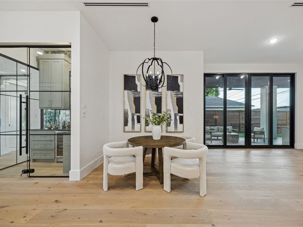 431 W 30th Street, Houston TX 77018