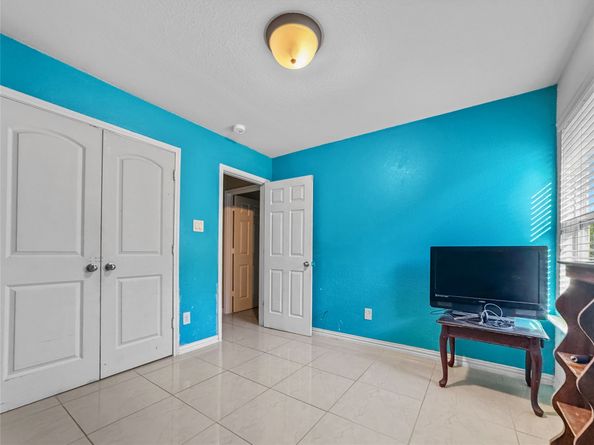 6614 Pine Tree Springs, Houston TX 77049