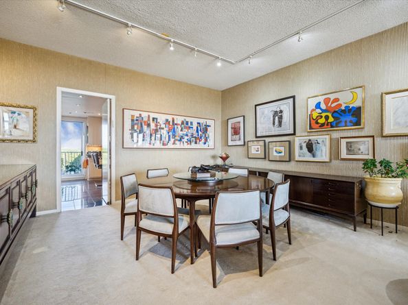 121 N Post Oak Lane 705, Houston TX 77024