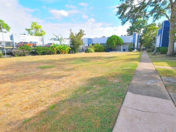781 Country Place Drive 1061, Houston TX 77079
