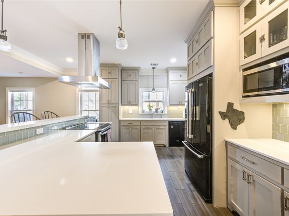 1550 Sue Barnett Drive, Houston TX 77018