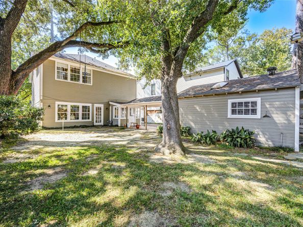 1550 Sue Barnett Drive, Houston TX 77018