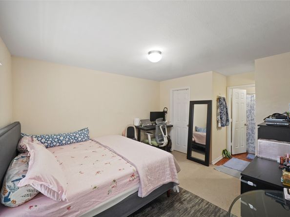 2750 Holly Hall Street 1920, Houston TX 77054