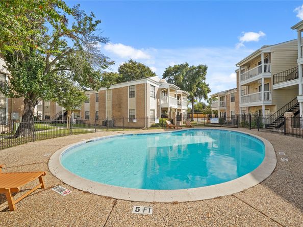 2750 Holly Hall Street 1920, Houston TX 77054