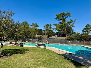 1016 E Tri Oaks Lane 79, Houston TX 77043