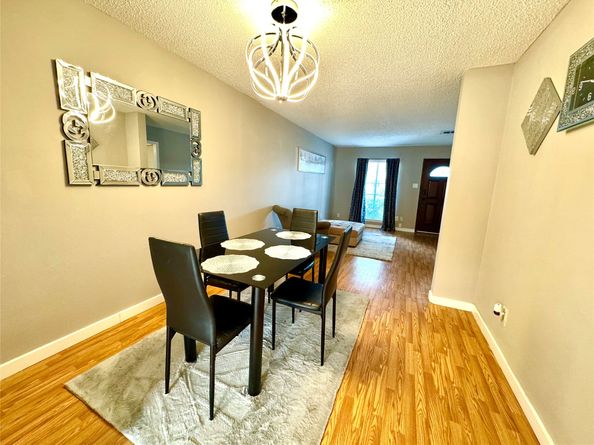 1016 E Tri Oaks Lane 79, Houston TX 77043