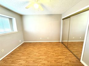 1016 E Tri Oaks Lane 79, Houston TX 77043