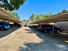 1016 E Tri Oaks Lane 79, Houston TX 77043