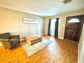 1016 E Tri Oaks Lane 79, Houston TX 77043