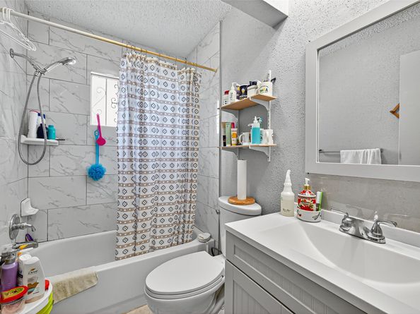 6822 Zapata Drive, Houston TX 77083