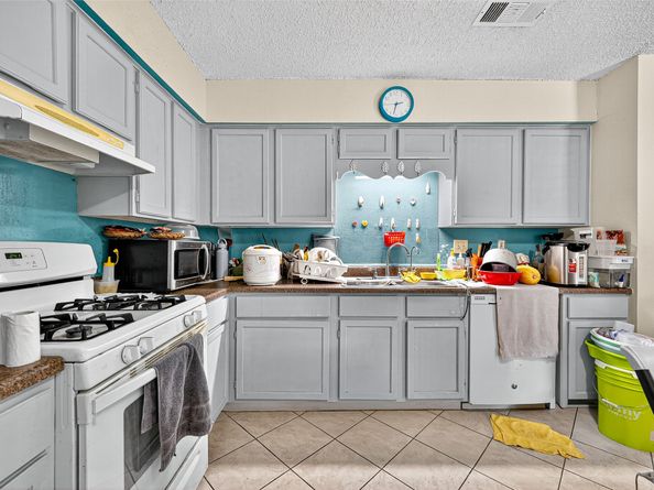 6822 Zapata Drive, Houston TX 77083
