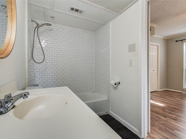 6410 Del Monte Drive 118, Houston TX 77057