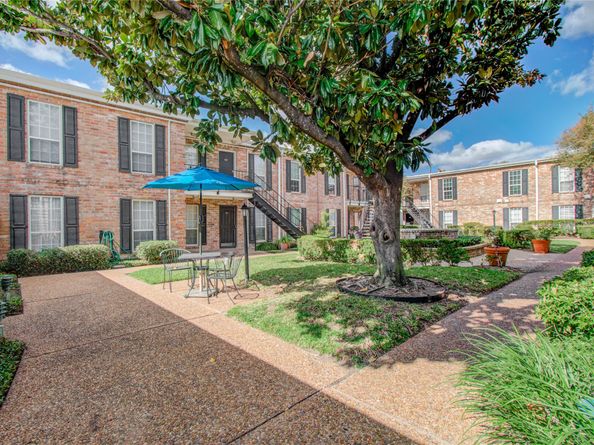 6410 Del Monte Drive 118, Houston TX 77057