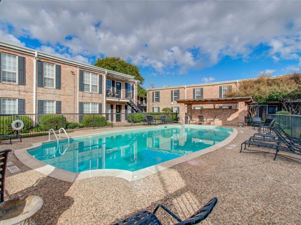 6410 Del Monte Drive 118, Houston TX 77057