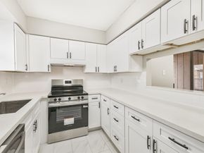 3130 Walnut Bend Lane 406, Houston TX 77042