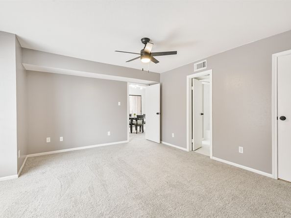 3130 Walnut Bend Lane 406, Houston TX 77042