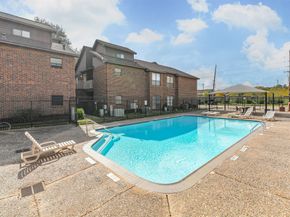 3130 Walnut Bend Lane 406, Houston TX 77042