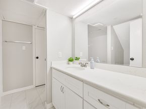 3130 Walnut Bend Lane 406, Houston TX 77042