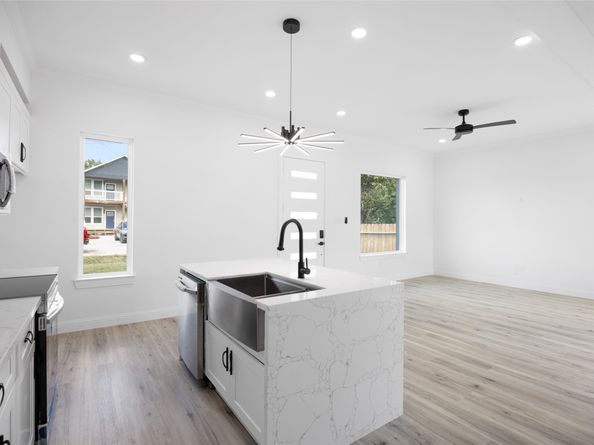 4212 Alvin Street A/B, Houston TX 77051