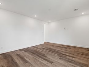 1031 S Victory Drive, Houston TX 77088