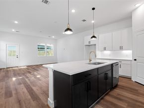 1031 S Victory Drive, Houston TX 77088