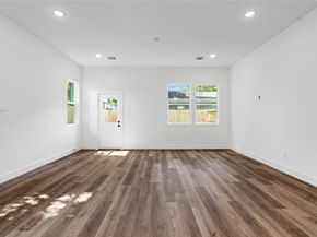 1031 S Victory Drive, Houston TX 77088