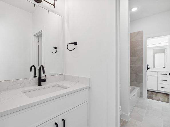 1031 S Victory Drive, Houston TX 77088