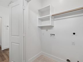 1031 S Victory Drive, Houston TX 77088