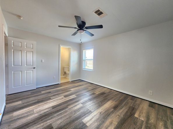 4214 Wuthering Heights Drive, Houston TX 77045