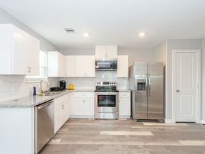 618 Maple Way AB, Houston TX 77015