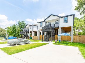 618 Maple Way AB, Houston TX 77015