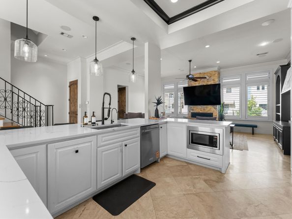 5215 Feagan Street A, Houston TX 77007