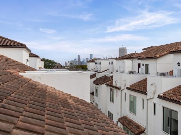 5215 Feagan Street A, Houston TX 77007