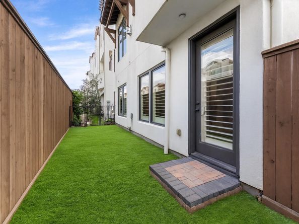 5215 Feagan Street A, Houston TX 77007