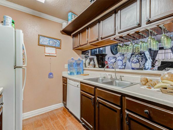 7313 Gulf Freeway 1011, Houston TX 77017