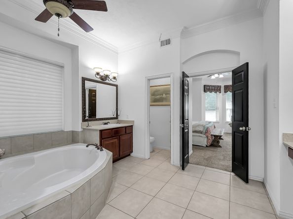 10308 Paradise Valley, Conroe TX 77304