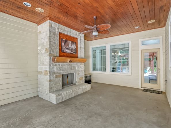 10308 Paradise Valley, Conroe TX 77304