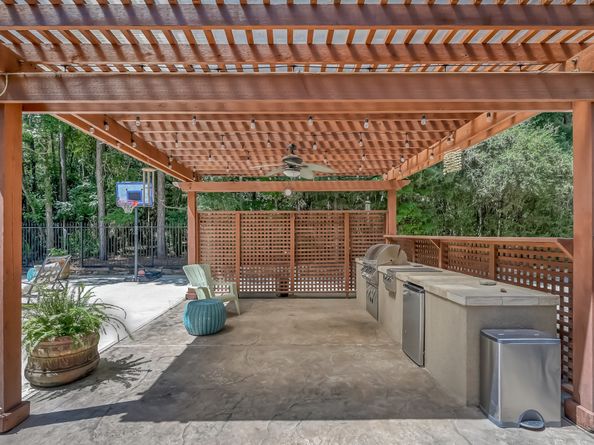 10308 Paradise Valley, Conroe TX 77304